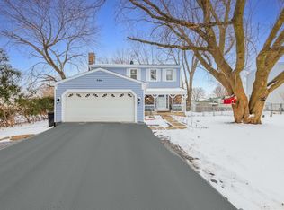 908 Saginaw Ct, Carol Stream, IL 60188