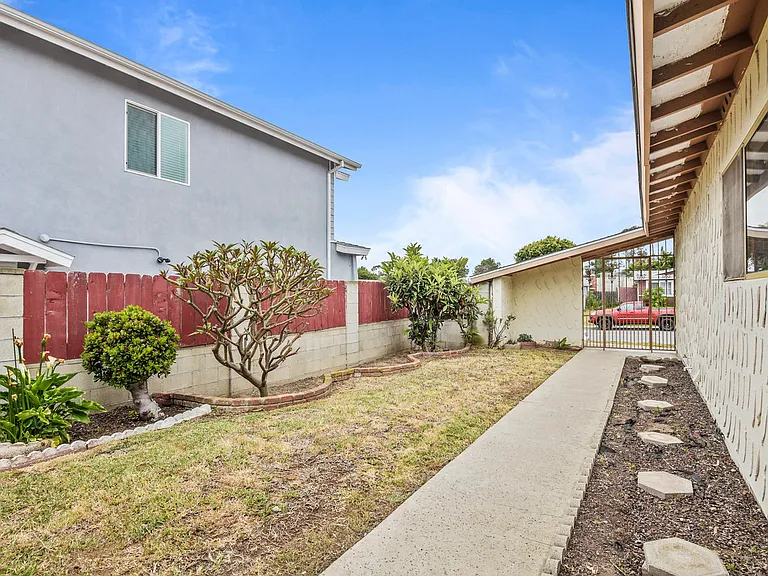 3717 Arruza St — Photo 23
