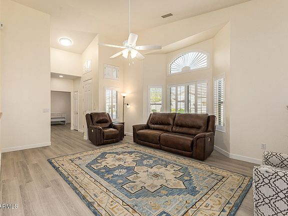 5th image of 1589 E MANOR Drive