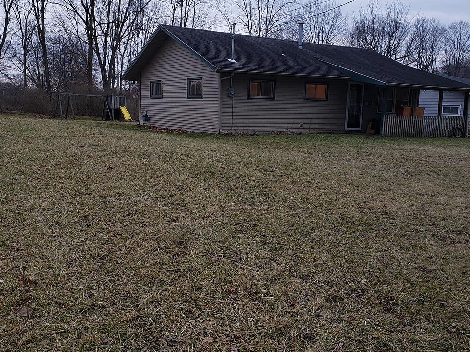1st image of 2267 Clyde St