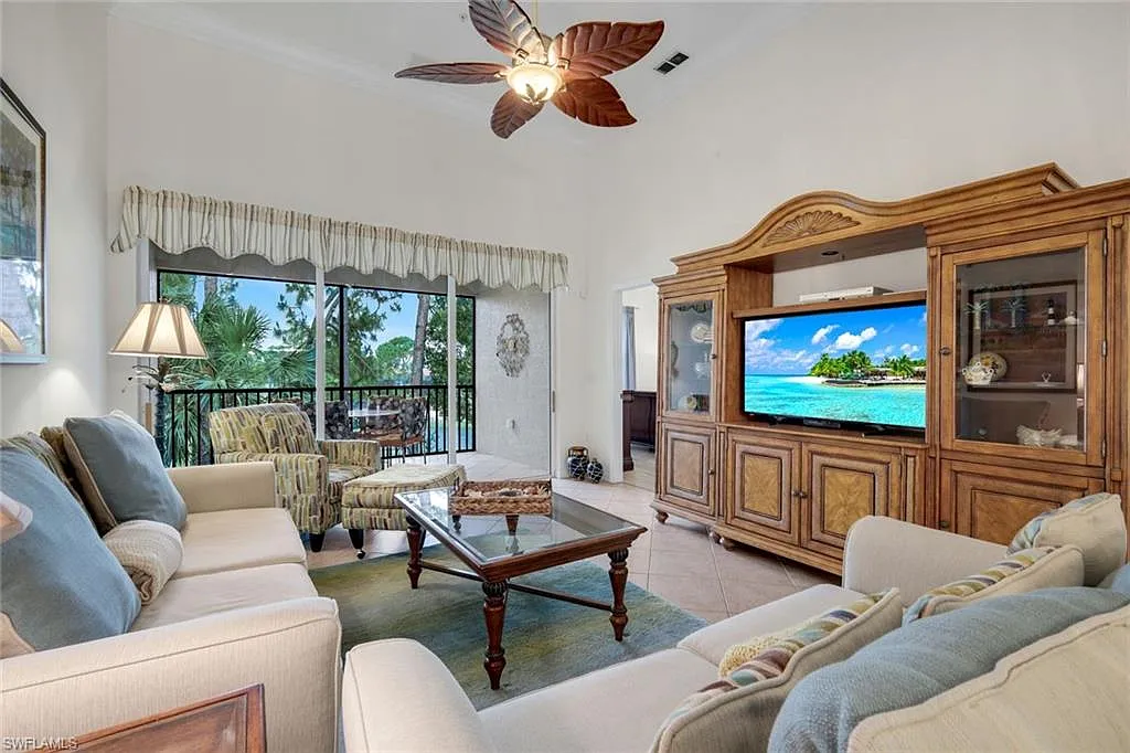 2 bed, 2.0 bath, 1467 sqft, $7,500 — Photo 2
