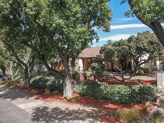 5th image of 322 Buena Vista Dr