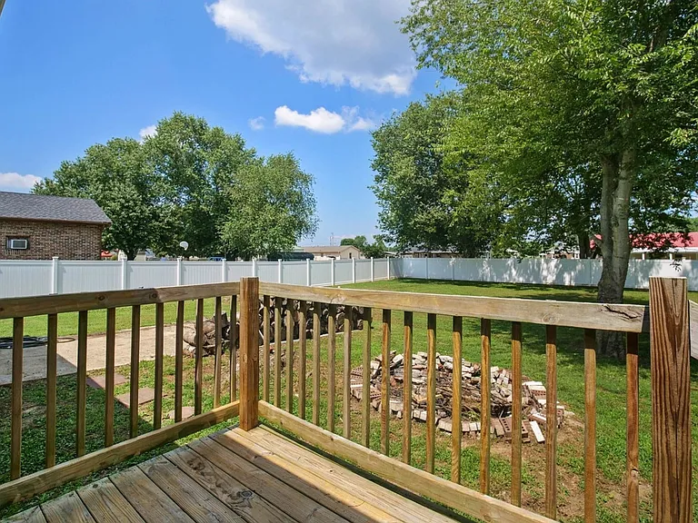 106 Napier Dr — Photo 24