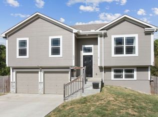 404 Timbercreek Dr, Belton, MO 64012