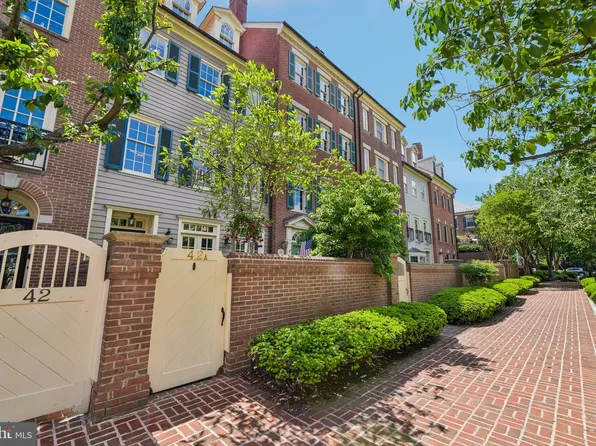 42 Wolfe St #A, Alexandria, VA 22314