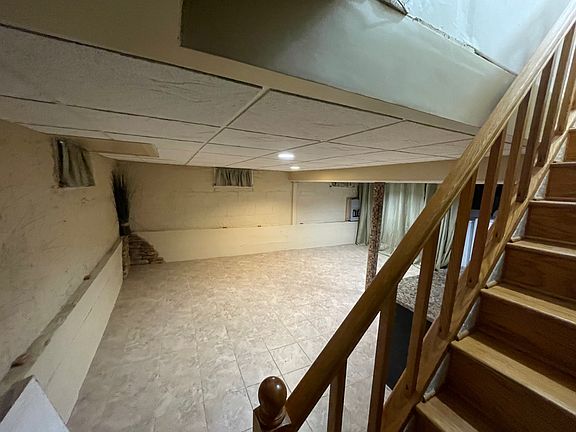 5th image of 114 Willow Ave