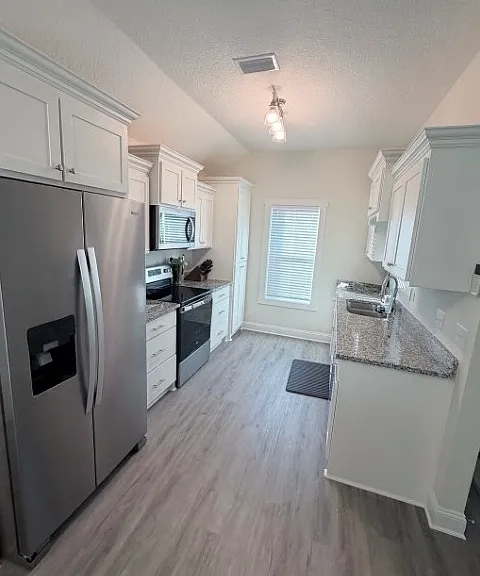 KITCHEN (from an identical plan and color scheme)