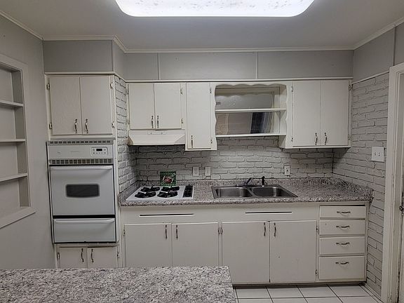 3rd image of 1209 Becky St