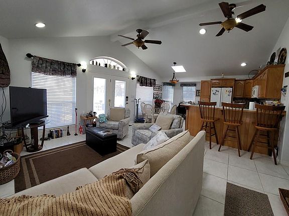 2nd image of 715 E Clam Cir