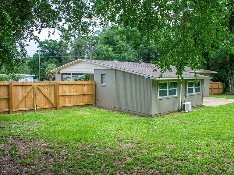 5357 Locklin Ave — Photo 8