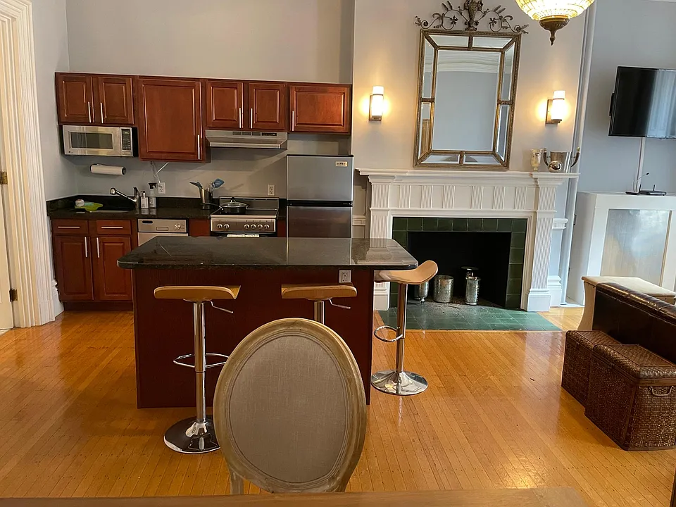 105 Beacon St #3
