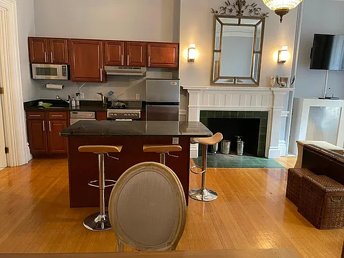 105 Beacon St #3 Photo 1
