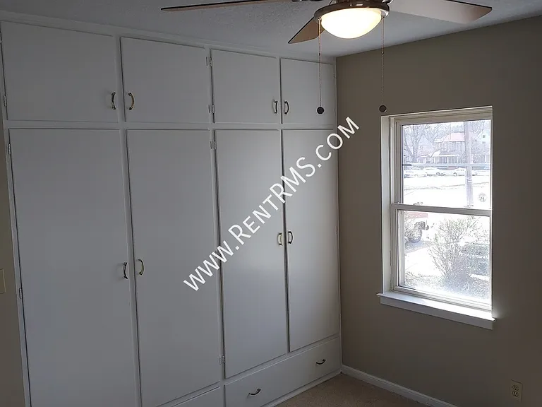 1251 SW Topeka Blvd #13 — Photo 9