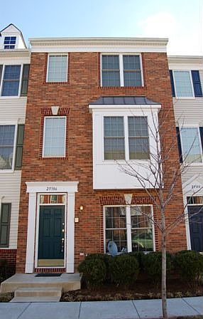 BRICK FRONT TOWNHOME CONDO