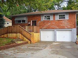 909 Ridge Dr, Belton, MO 64012