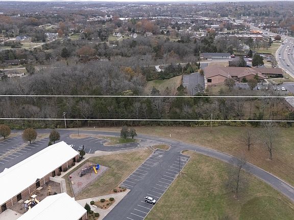 5th image of 2825 N Mount Juliet Rd