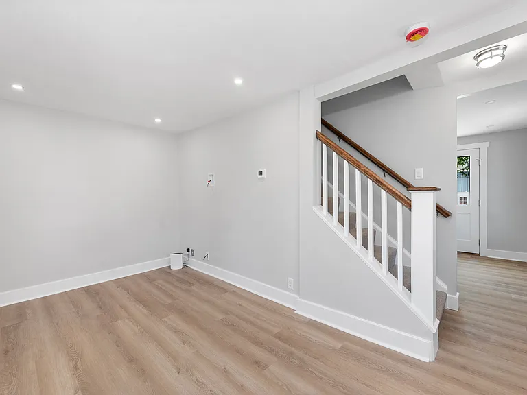 31 Saratoga Way — Photo 18