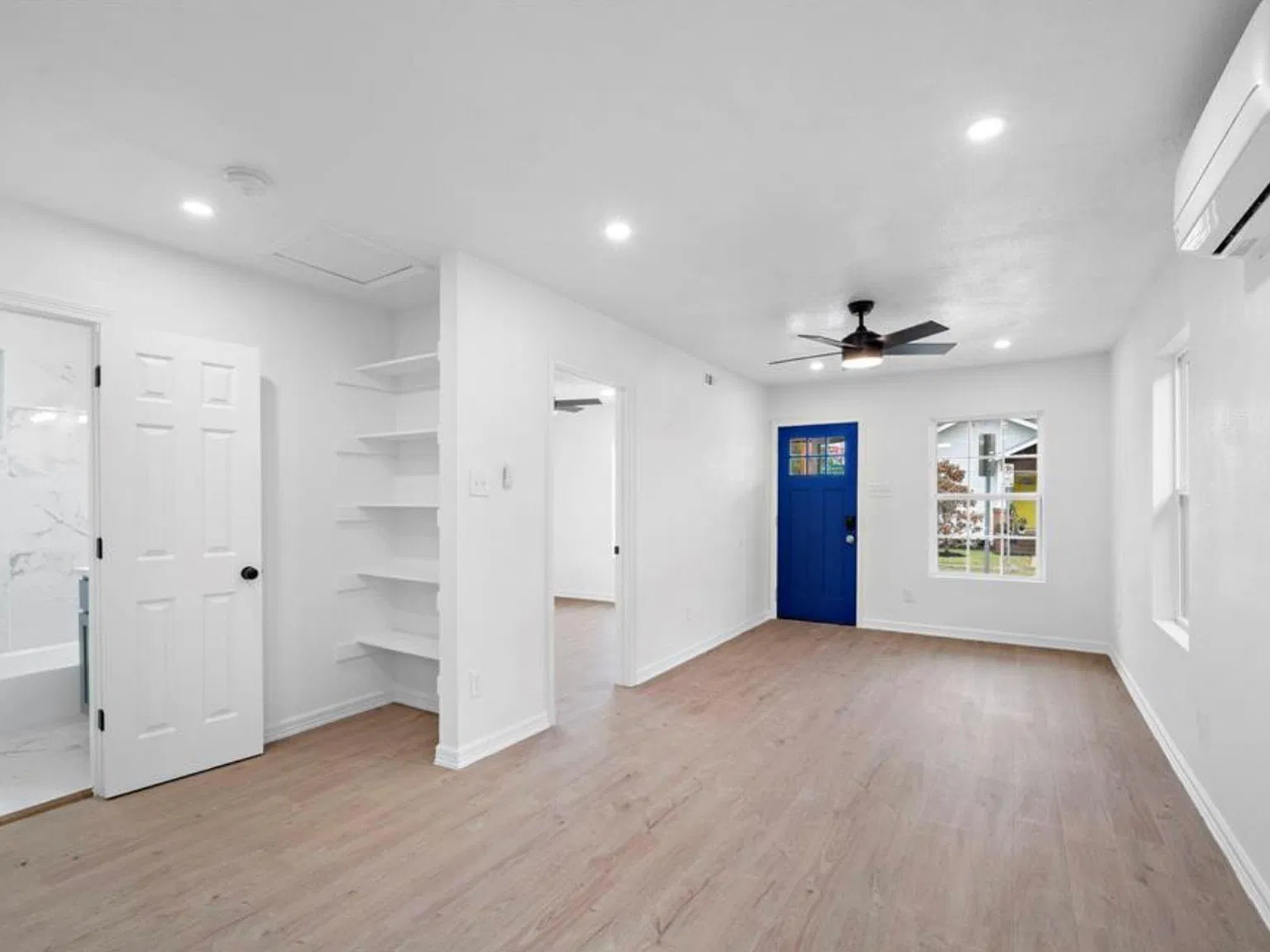 2 bed, 1.0 bath, 720 sqft, $1,300 — Photo 1