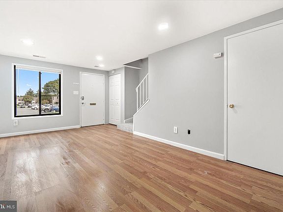 4th image of 9644 Brassie Way