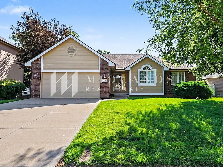 123 Wilma Rd — Photo 1