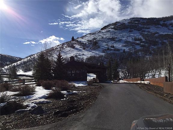 2nd image of 1275 E Canyon Gate Rd