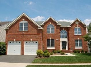 43256 Valiant Dr, Chantilly, VA 20152