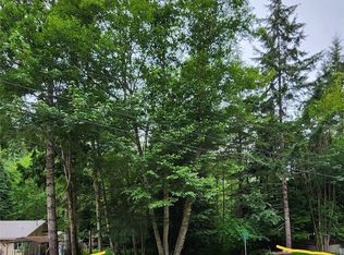 100 E Creekside Dr, Belfair, WA 98528