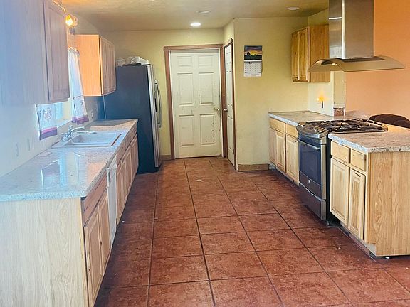 2nd image of 663 Greenhorn Rd