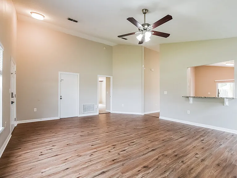 3352 Kelsey Ln — Photo 3