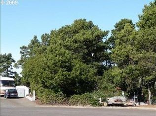 3464 N Rhododendron Dr, Florence, OR 97439