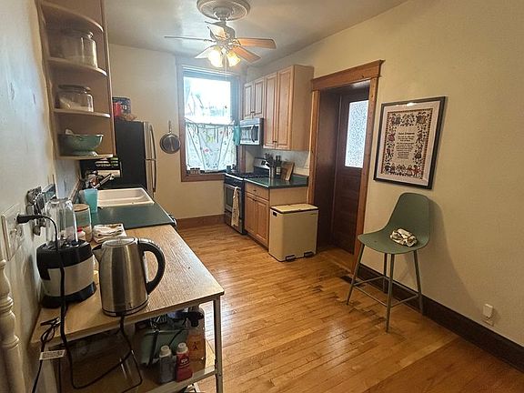 5th image of 1929 W Larchmont Ave #1