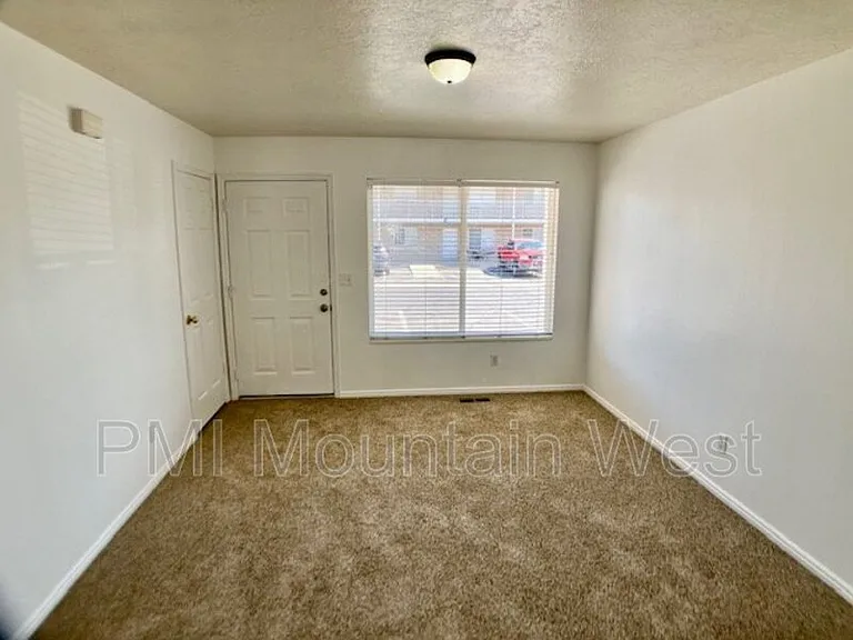 49 S 200th St W #A11 — Photo 3