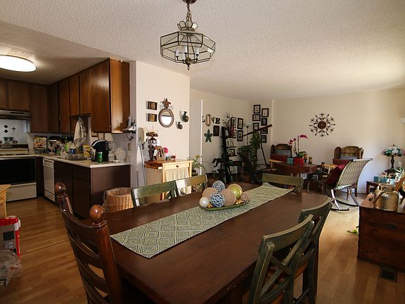 2nd image of 15 Hillview Ct