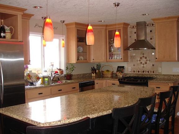 Kitchen -Maple & Granite