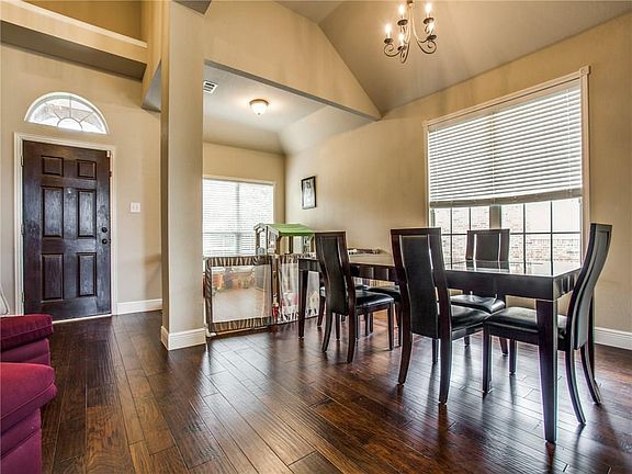 3rd image of 3001 Hamlett Ln