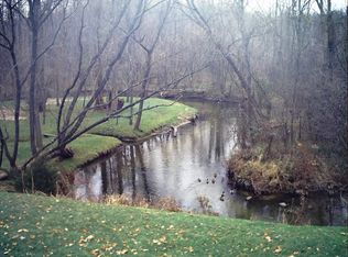 5935 Paint Valley Dr, Rochester, MI 48306