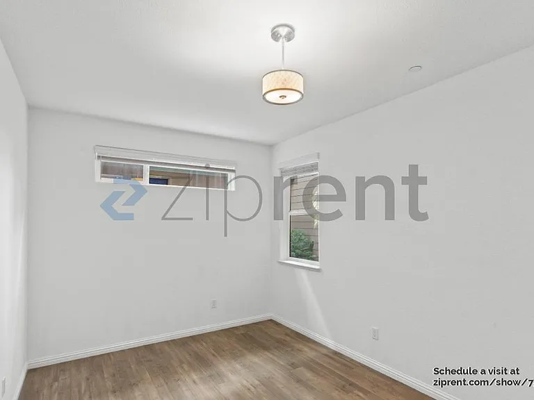 586 Jayne Ct — Photo 4