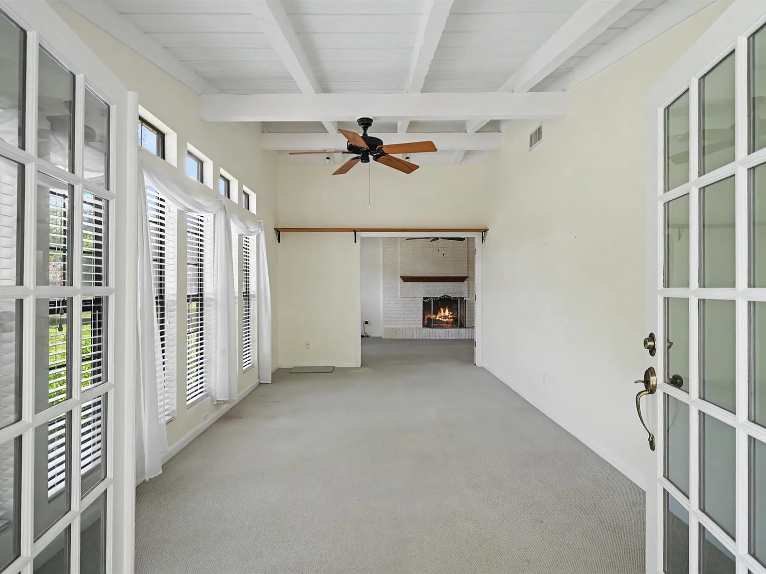 3 bed, 2.0 bath, 1453 sqft, $2,000 — Photo 4