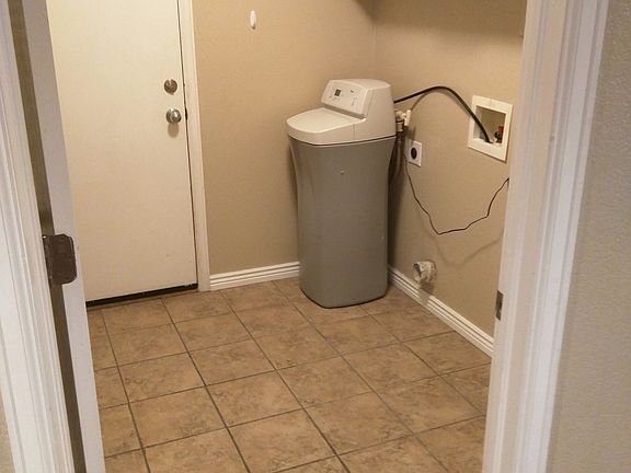 Laundry Room / Garage Entry