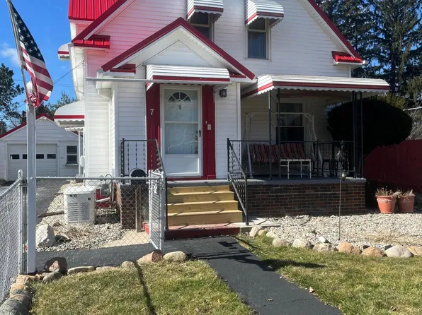 7 Park Dr, Yale, MI 48097