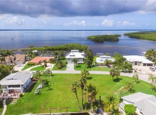 3672 San Carlos Dr, Saint James City, FL 33956