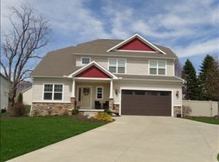 4421 Ridge Crest Dr, Akron, OH 44321