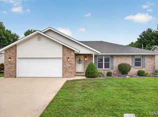115 N Porte Dr, Highland, IL 62249