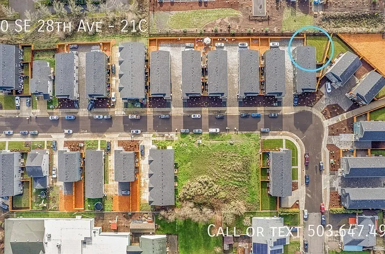 110 28th Ave SE #21C — Photo 1