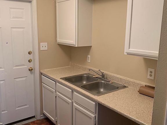 2nd image of 844 E Sunshine Dr