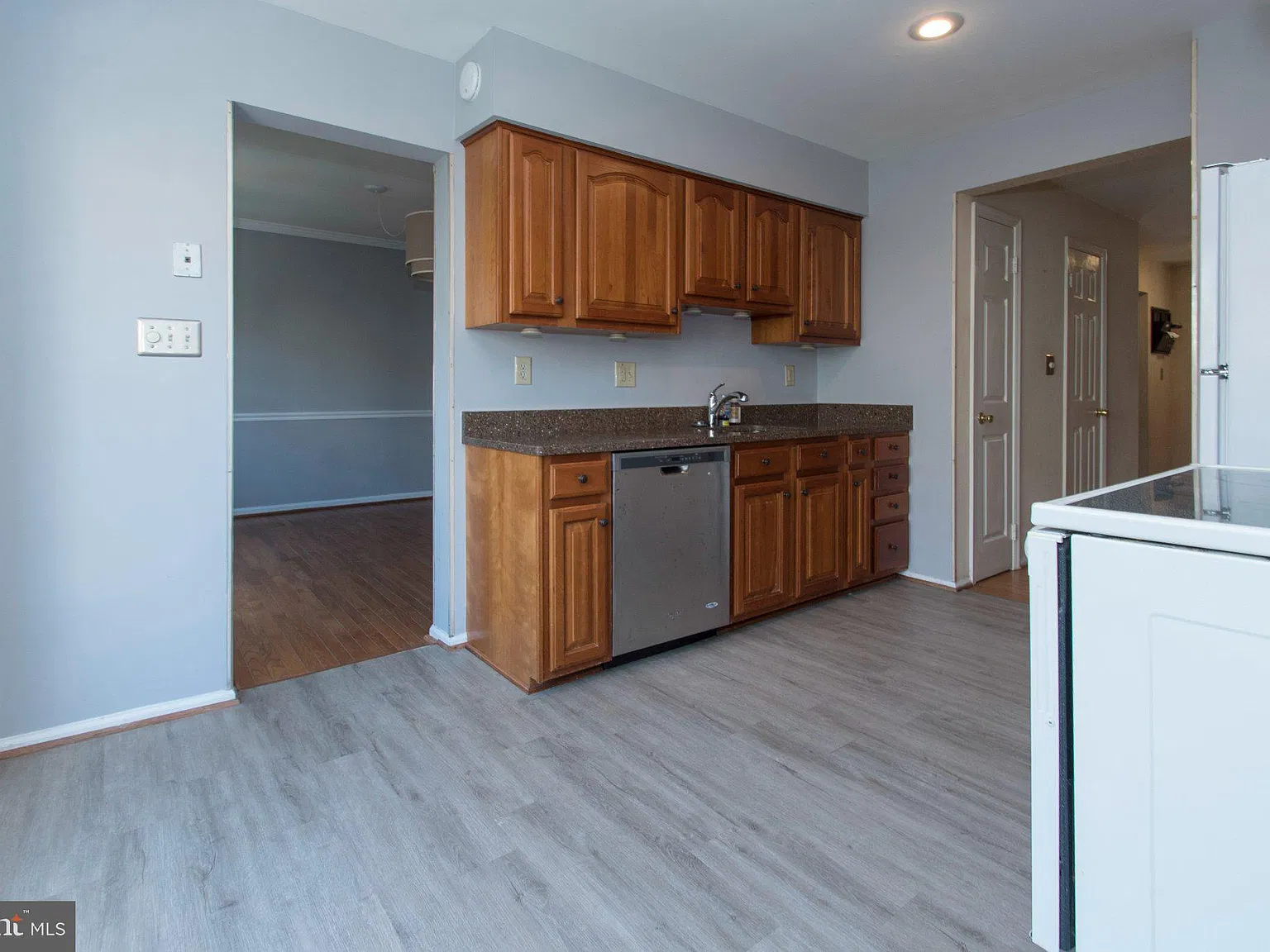 3 bed, 3.5 bath, 1958 sqft, $2,850 — Photo 3