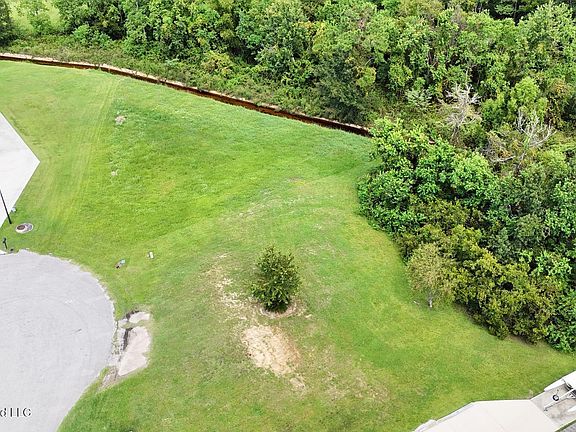 2nd image of Sarahs Ln Lot 16