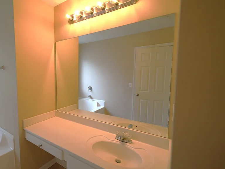 138 Alton Cir — Photo 11