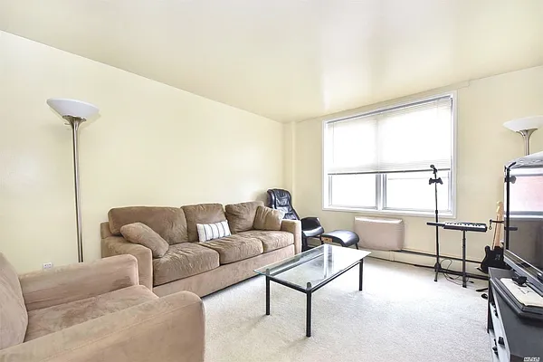 Sold by Voro, LLC | media 15