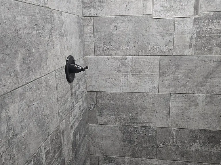 732 Geneva St — Photo 7